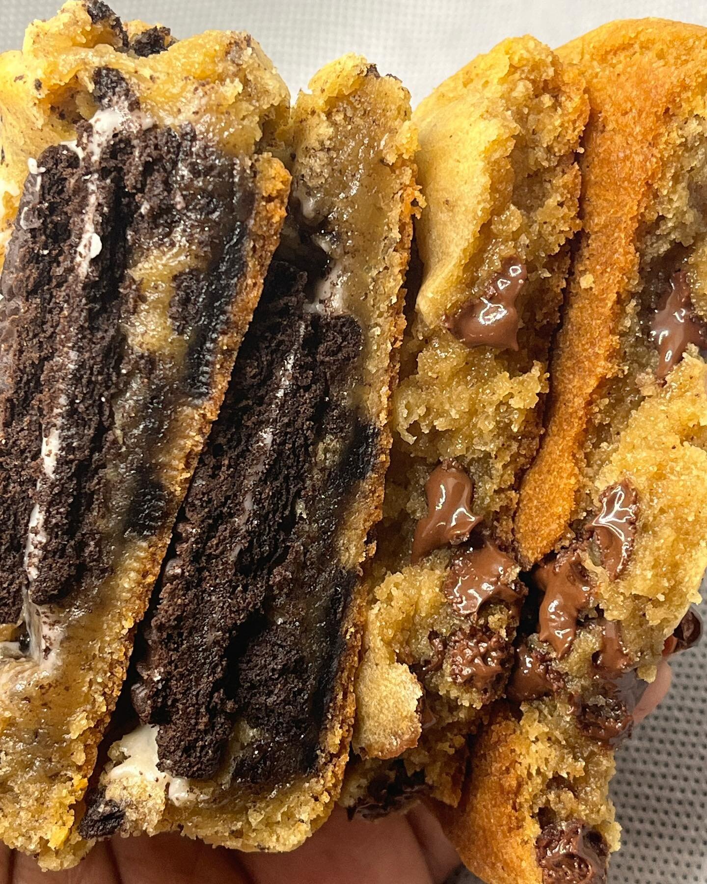 Cookies N Cream &amp; Chocolate Chip😋
Comment below and let us know which one is your favorite 💙